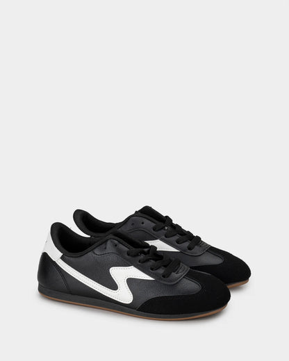 Sneakers da uomo con suola spessa e graffiti punk 