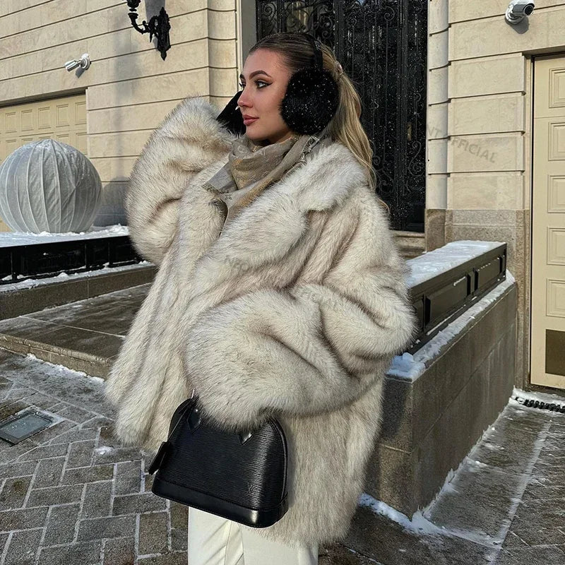 Cappotto oversize da donna in pelliccia sintetica sfumata 