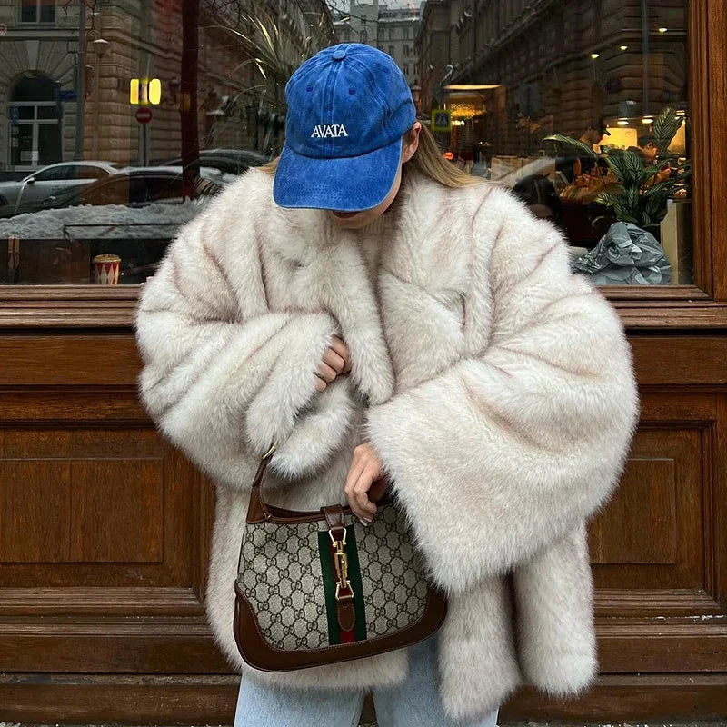 Cappotto oversize da donna in pelliccia sintetica sfumata 