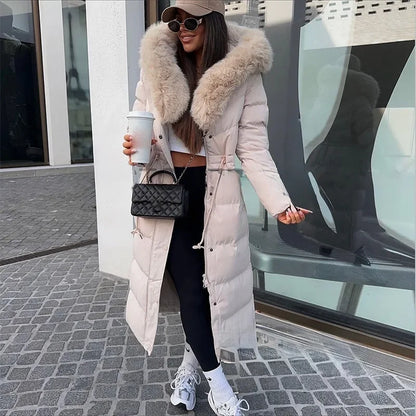 Cappotto invernale da donna con cappuccio e colletto in lana 