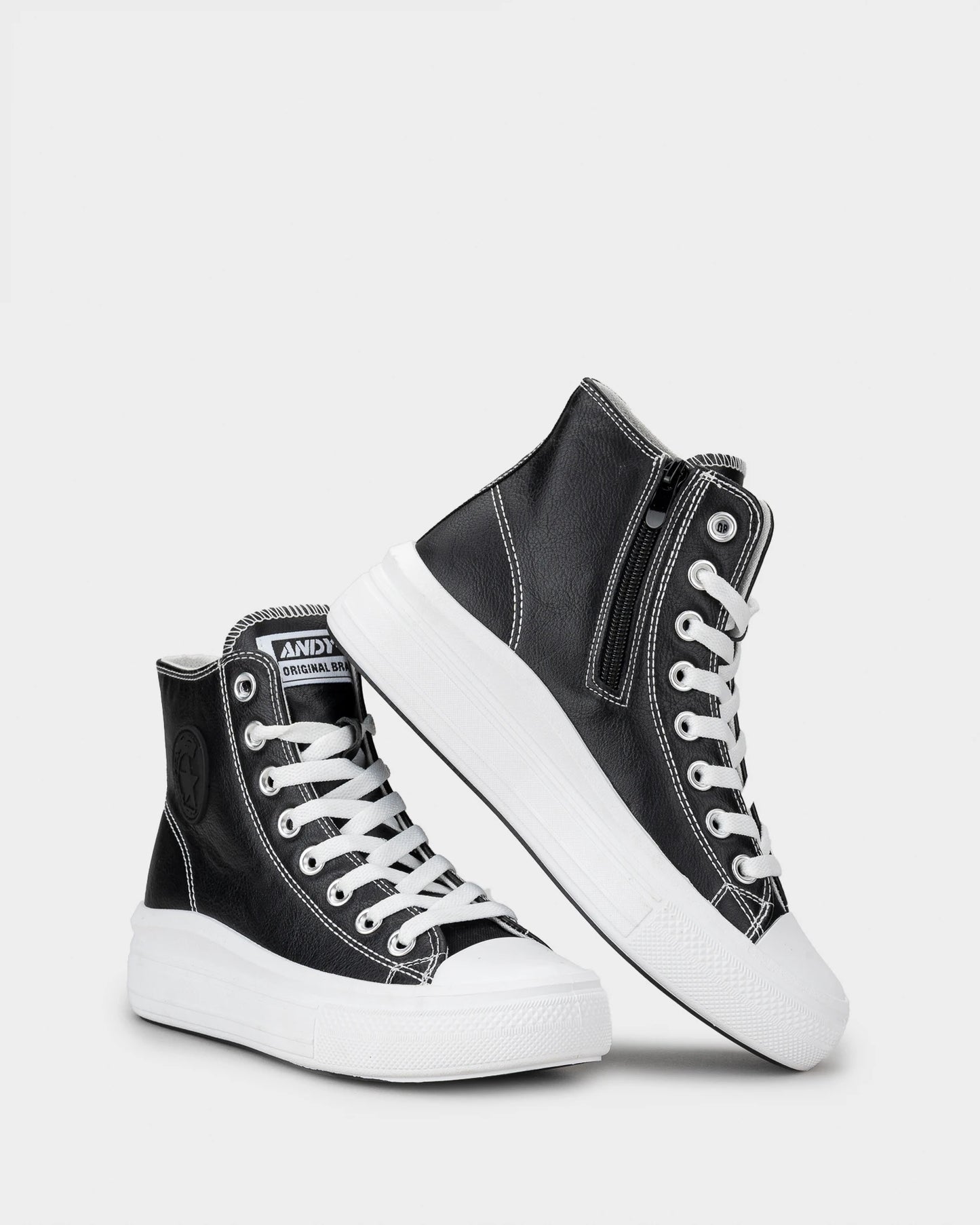 Sneakers unisex alte in tela con lacci 